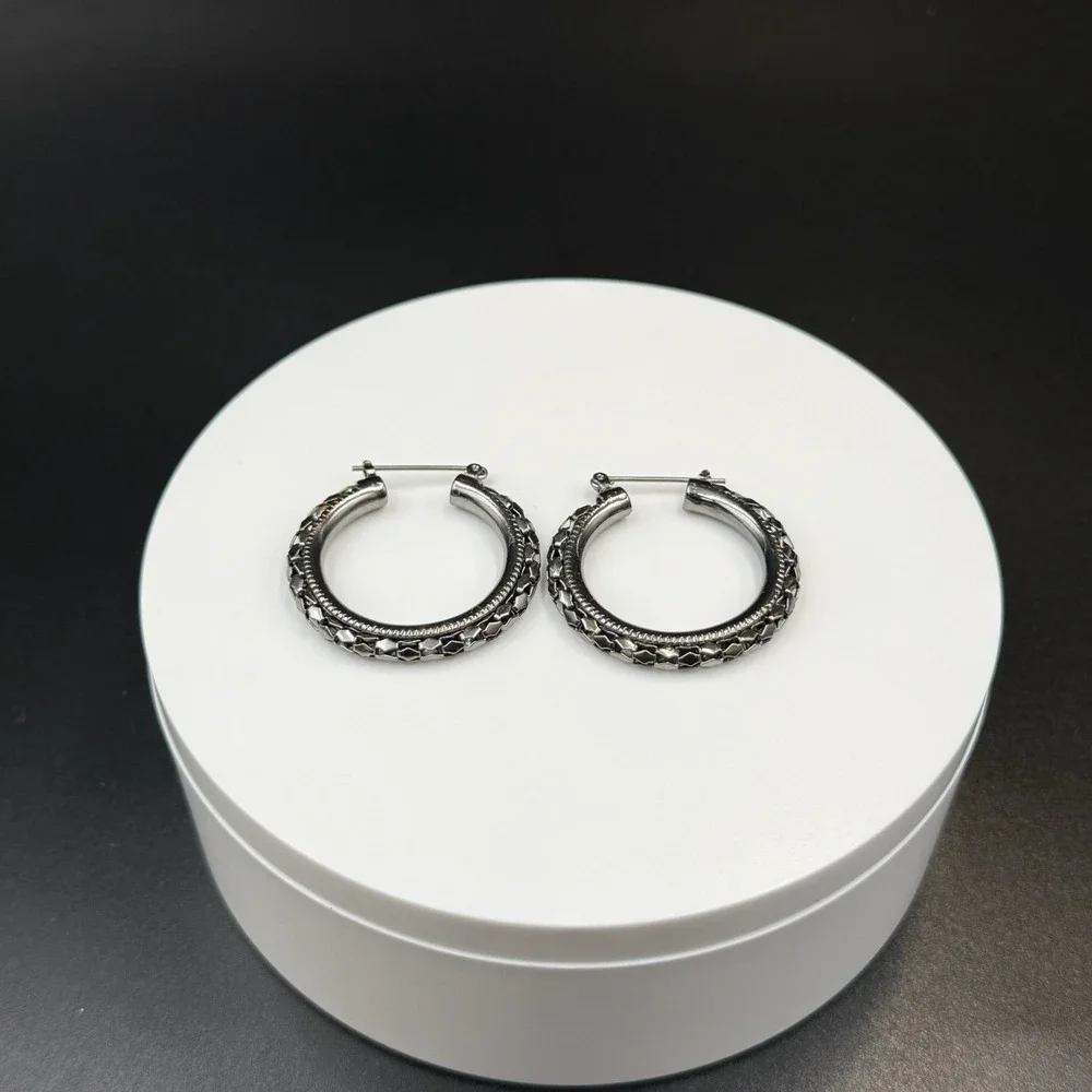 Vintage Etched Pattern‎ Silver-Toned Fashion Collectible Huggie Hoop Earrings